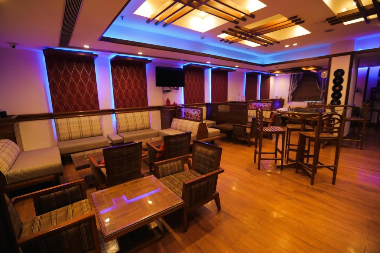 Hotel Saffron Leaf Dehradun Esterno foto