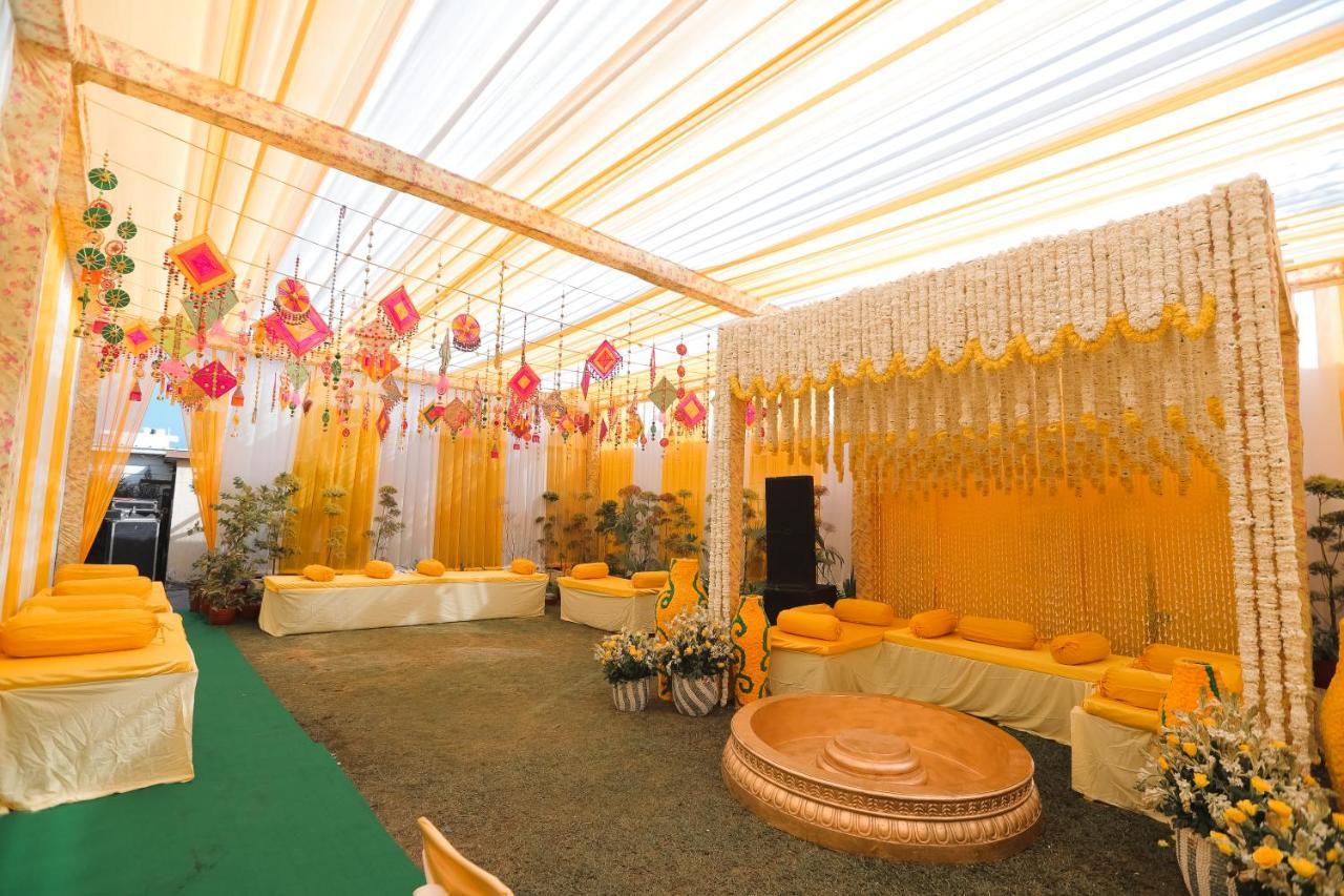 Hotel Saffron Leaf Dehradun Esterno foto