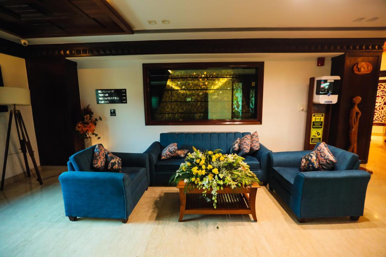 Hotel Saffron Leaf Dehradun Esterno foto