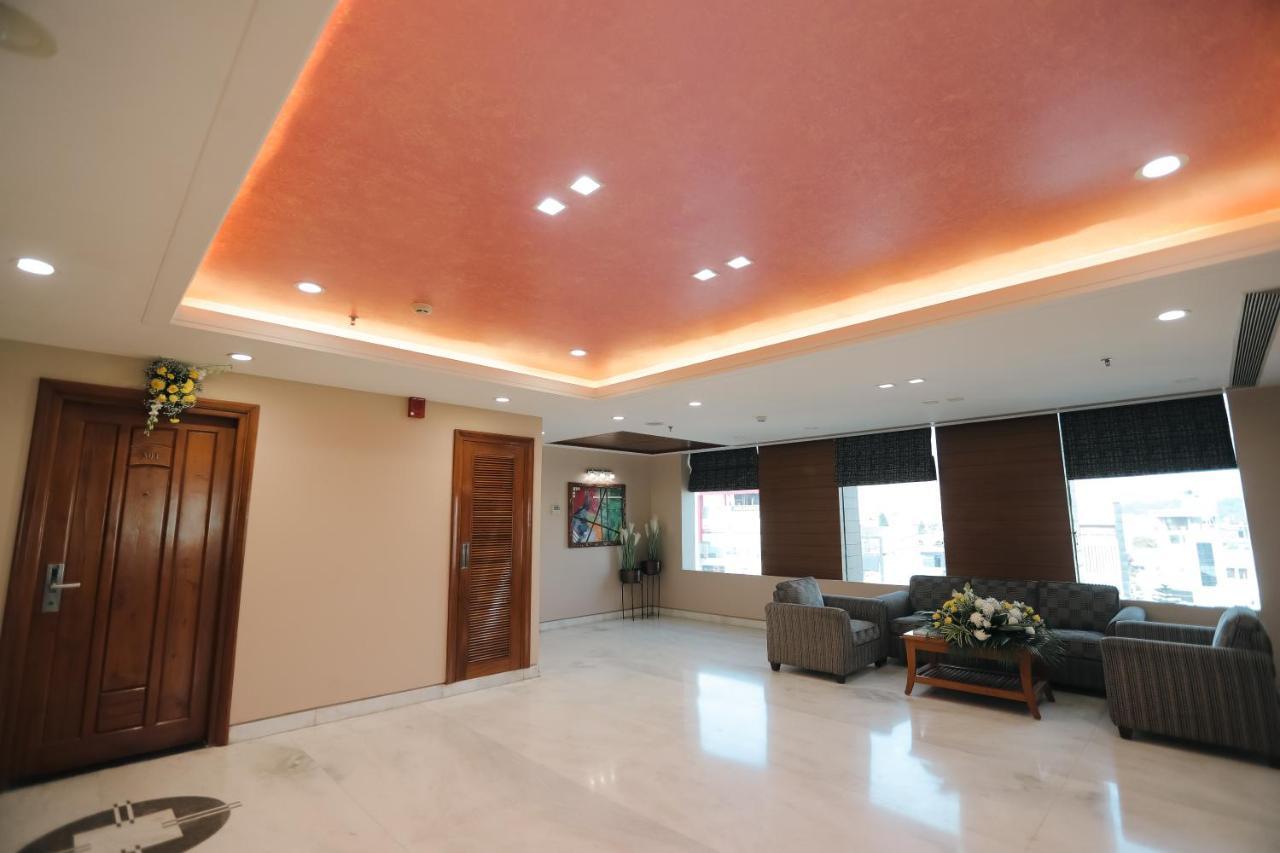 Hotel Saffron Leaf Dehradun Esterno foto