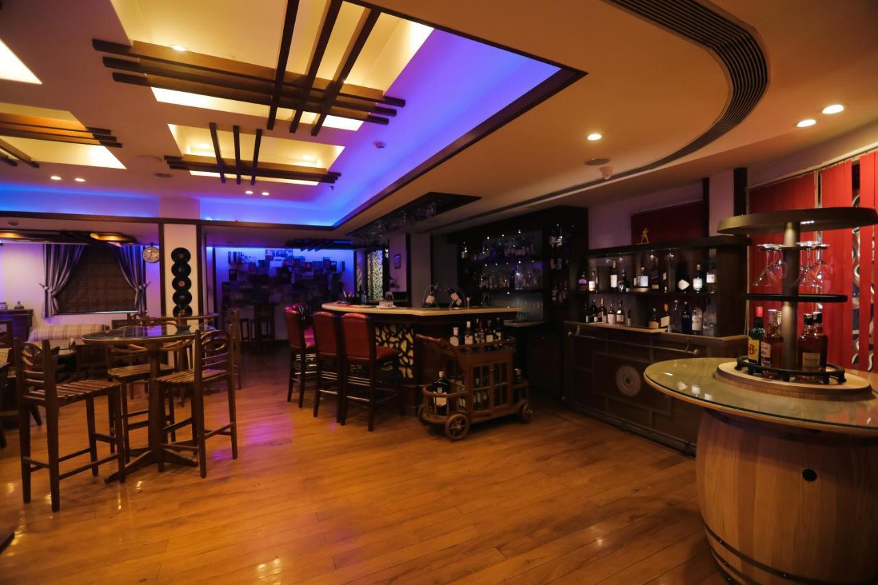 Hotel Saffron Leaf Dehradun Esterno foto