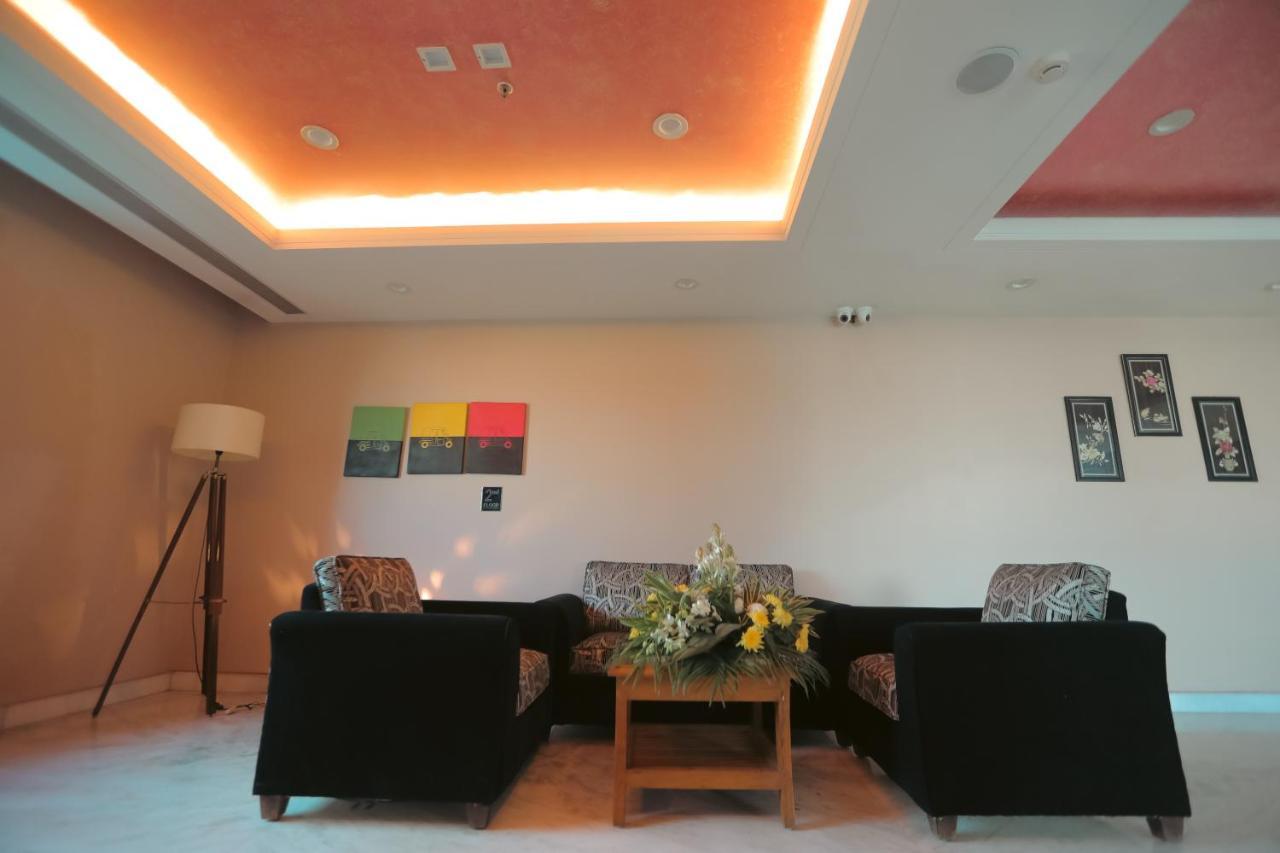 Hotel Saffron Leaf Dehradun Esterno foto