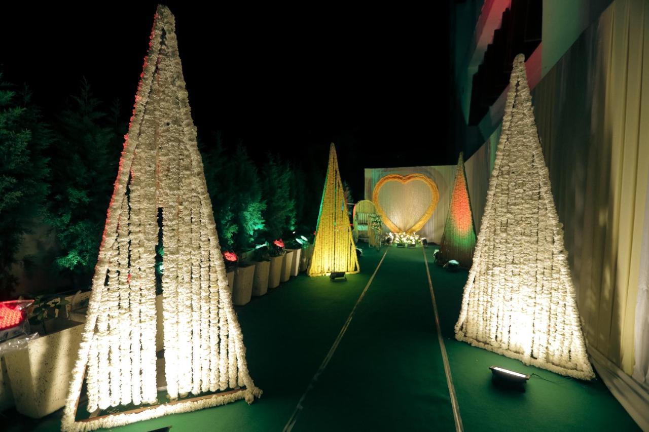 Hotel Saffron Leaf Dehradun Esterno foto