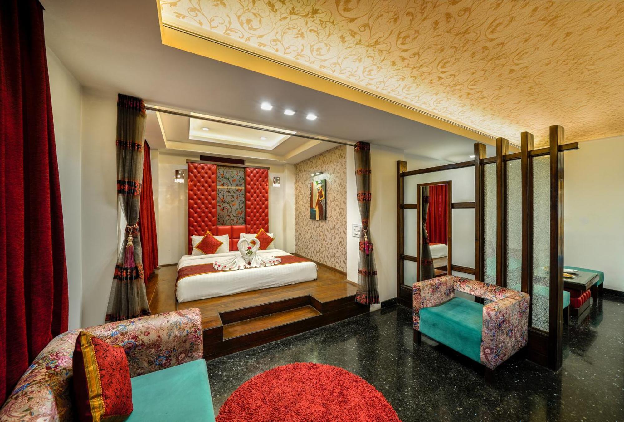 Hotel Saffron Leaf Dehradun Esterno foto